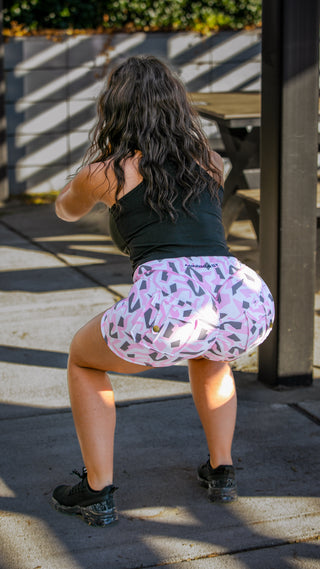 Curve Cargo Shorts Pattern - Pink Aztec