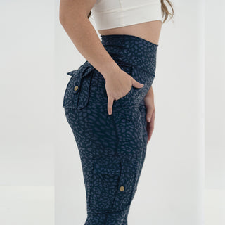 Curve Cargo EVO Leggings Pattern - Navy Cheetah
