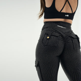 Curve Cargo Leggings Pattern - Black Python