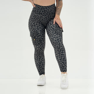 Curve Cargo Leggings Pattern - Midnight Panther