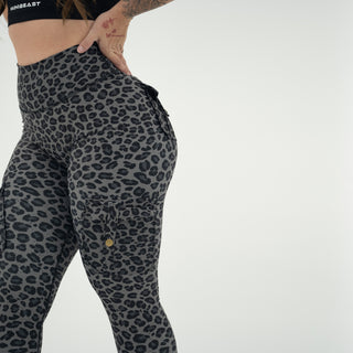 Curve Cargo Leggings Pattern - Midnight Panther