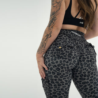 Curve Cargo Leggings Pattern - Midnight Panther