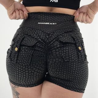 Curve Cargo Shorts Pattern - Black Python