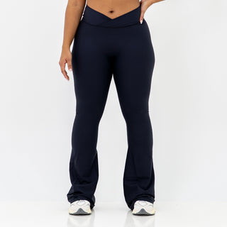 Curve-V Cargo Flare Leggings - Black