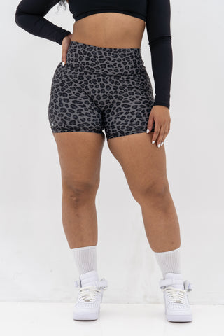 Curve Cargo Shorts Pattern - Midnight Panther