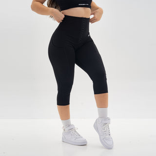 Defined Capris - Black