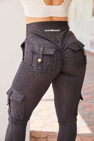 Curve Cargo EVO Leggings Pattern - Black Leopard
