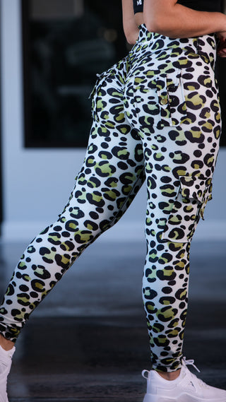 Curve Cargo Leggings Pattern - Safari