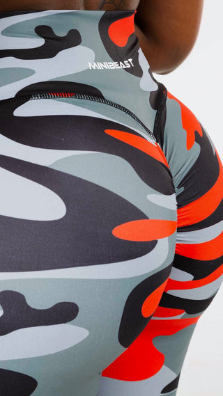 Curve Classic Leggings Pattern - Red Camo