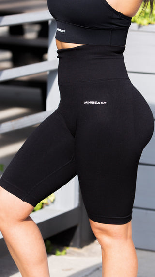 Assets V2 Shorts - Black